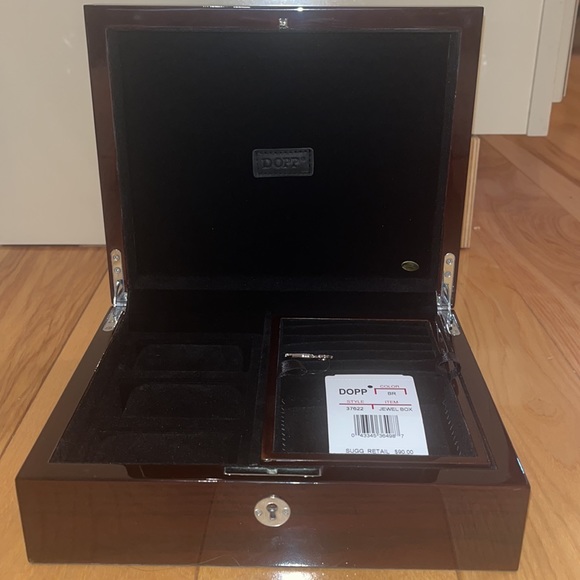 NWT Dopp Polished Mahogany Jewelry Box - Picture 6 of 12